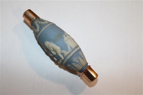 A gold mounted cut glass scent bottle, probably c.1850, 3 7/8in.